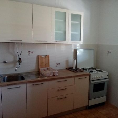 Pave Apartment Betina  Luaran gambar