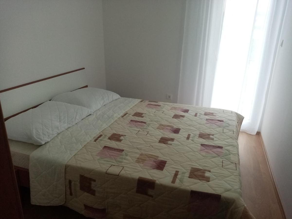 Pave Apartment Betina  Luaran gambar
