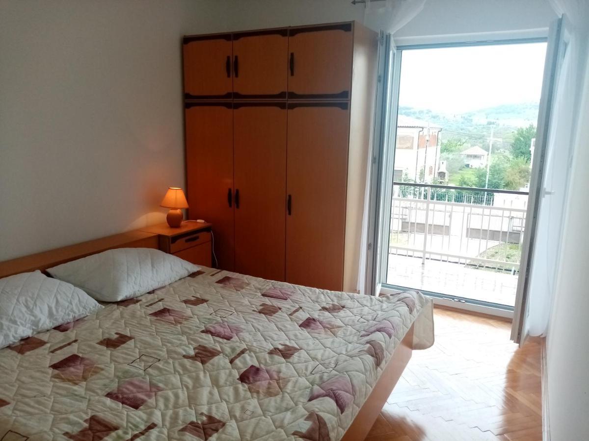 Pave Apartment Betina  Luaran gambar