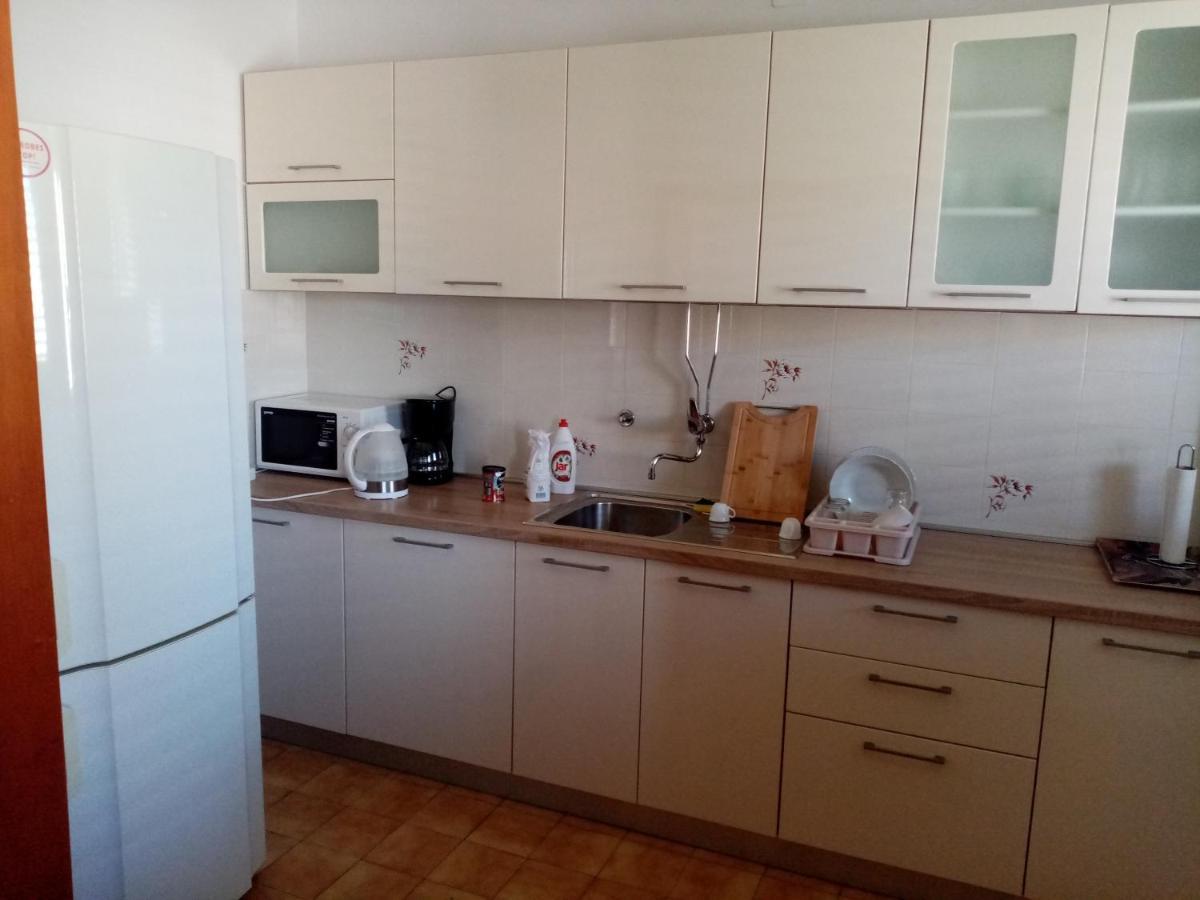 Pave Apartment Betina  Luaran gambar