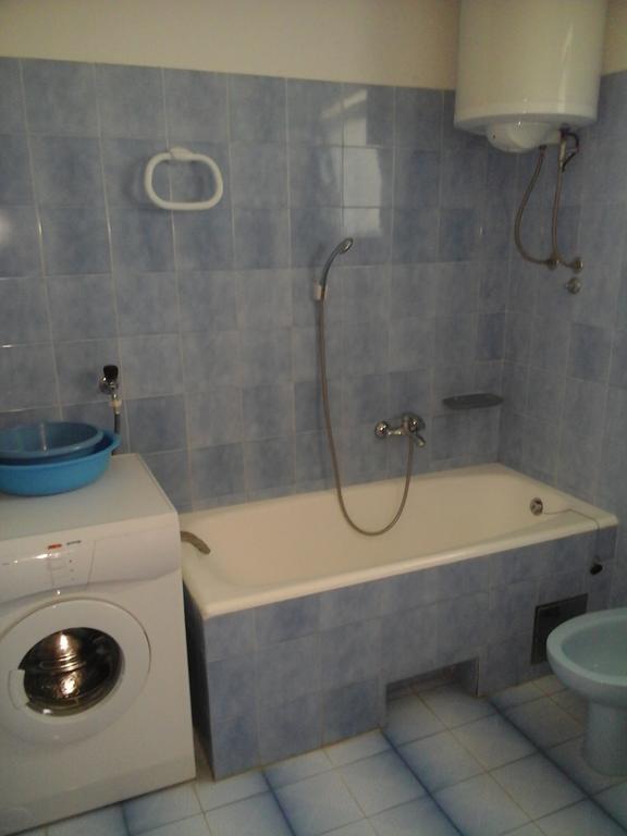 Pave Apartment Betina  Luaran gambar